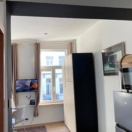 Magnifique Studio Au 2Eme Etage, A Proximite De La Gare Du Midi! Брюссель Экстерьер фото