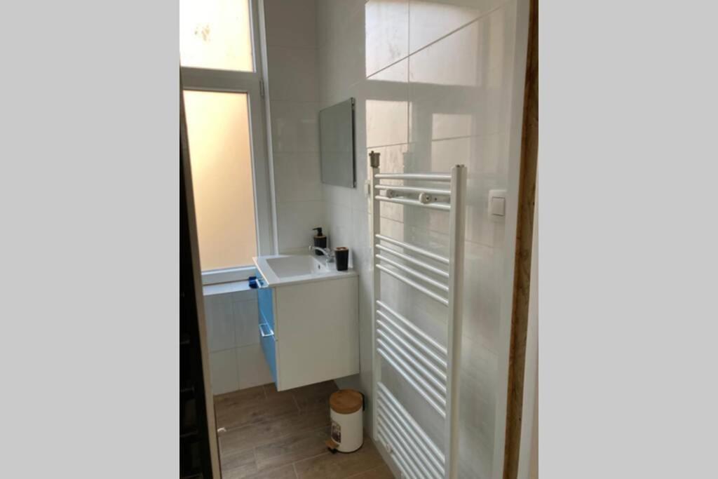 Magnifique Studio Au 2Eme Etage, A Proximite De La Gare Du Midi! Брюссель Экстерьер фото
