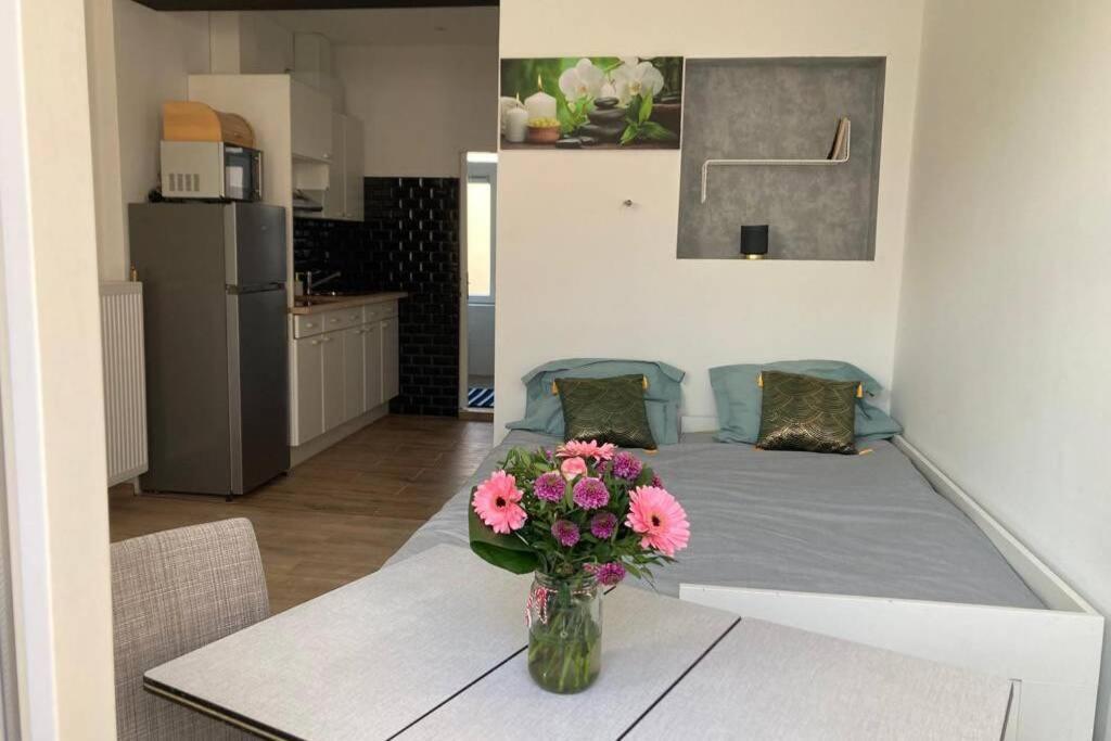 Magnifique Studio Au 2Eme Etage, A Proximite De La Gare Du Midi! Брюссель Экстерьер фото