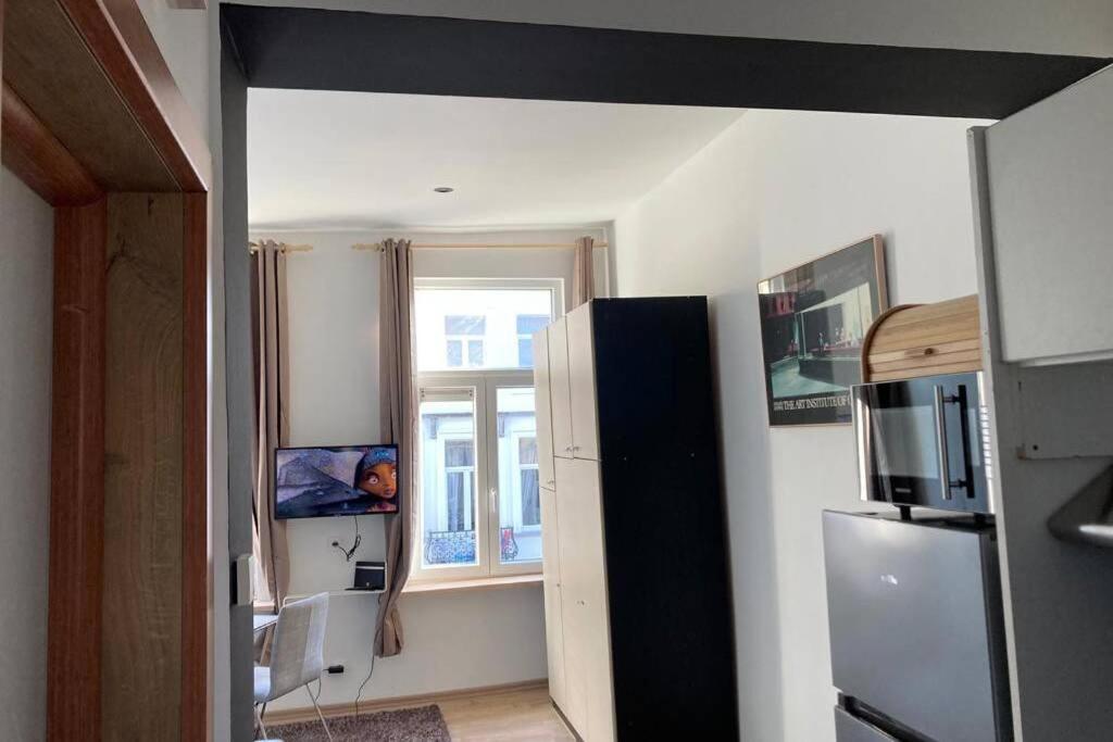 Magnifique Studio Au 2Eme Etage, A Proximite De La Gare Du Midi! Брюссель Экстерьер фото